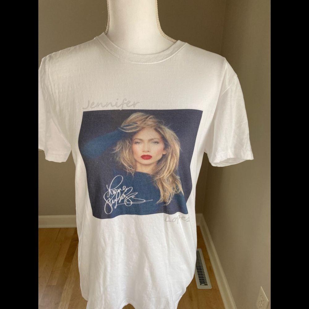 Jennifer Lopez tshirt
